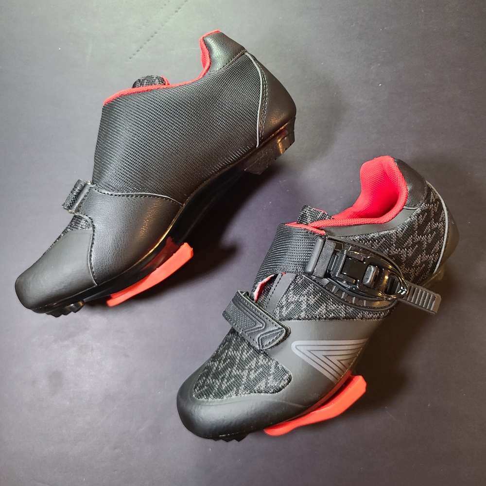 Womens Cycling Shoes Size US 6.5 EU 37 New 🚲